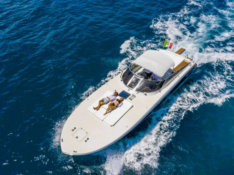 Itama Itama 40 charter bareboat or skippered in  Capri