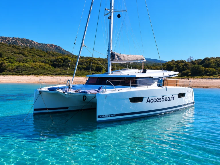 Catamaran hire in Propriano - Fountaine Pajot Astrea 42