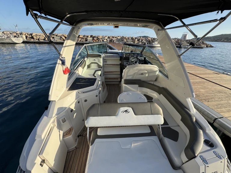 Hire Motorboat Monterey with a boat licence