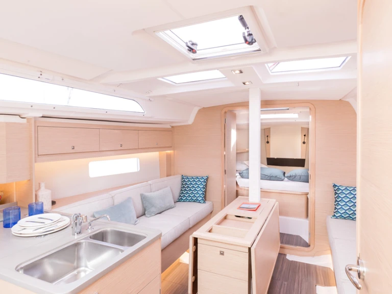 Yacht charter Ribishi - Dufour Dufour 37 on SamBoat