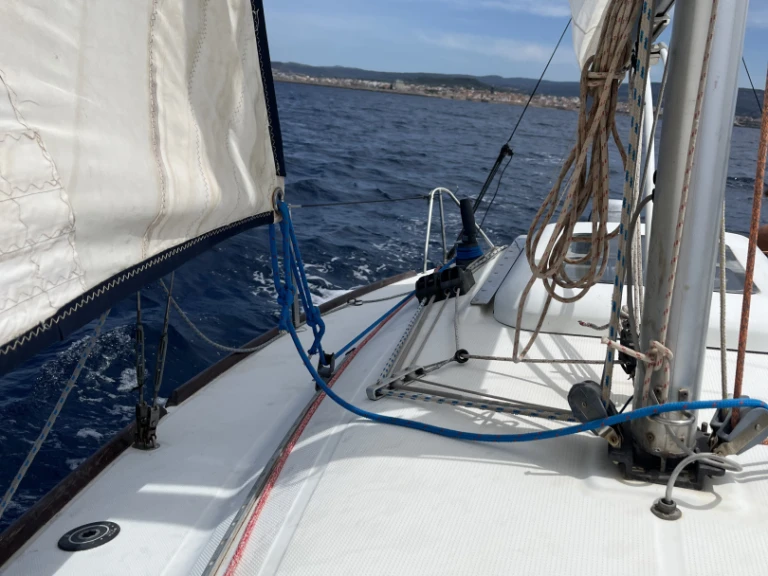 Yacht charter Porto di Alghero - Bénéteau First 211 on SamBoat