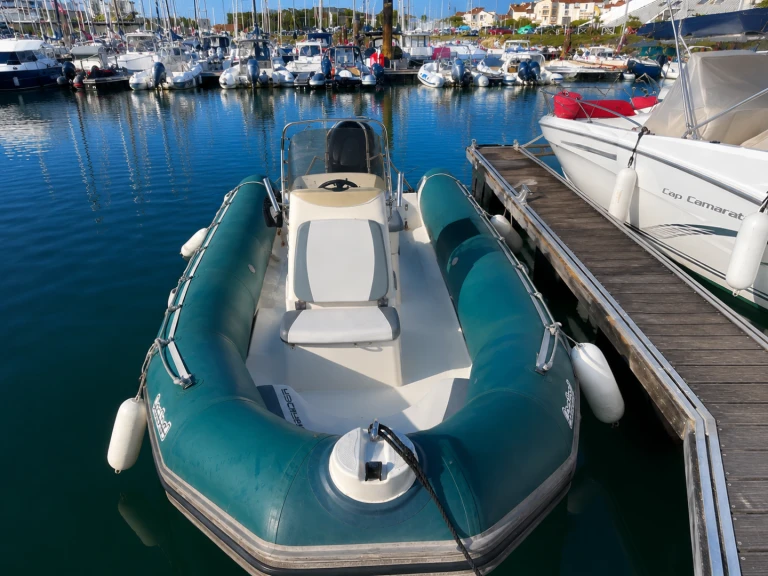 Yacht hire La Rochelle cheap Sunrider 650
