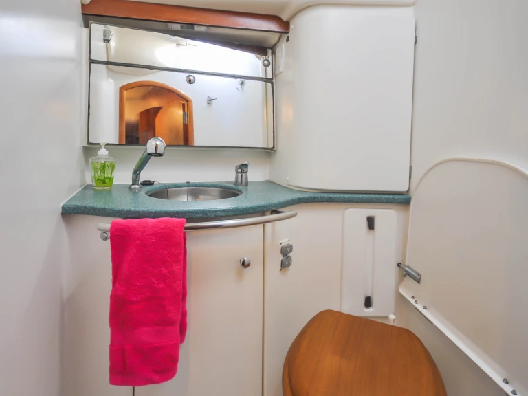 Hire Sailboat with or without skipper Jeanneau Ribishi