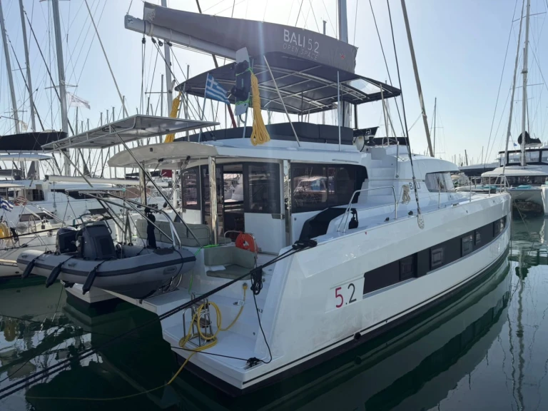 Bali Bali 5.2 charter bareboat or skippered in  Alimos