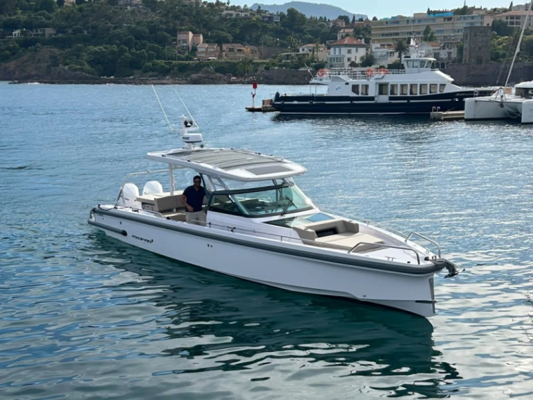 Motorboat to hire Mandelieu-la-Napoule at the best price