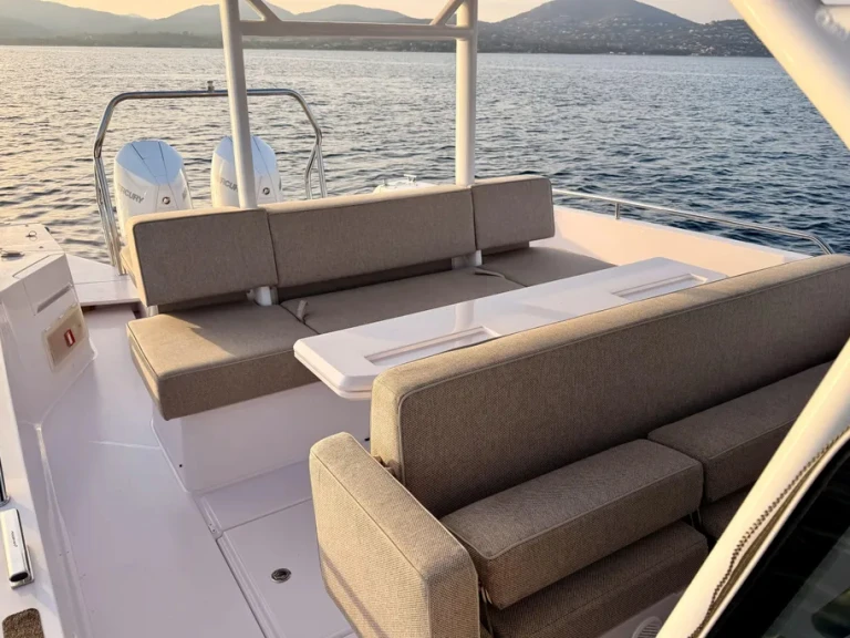 Hire Motorboat with or without skipper Axopar Mandelieu-la-Napoule