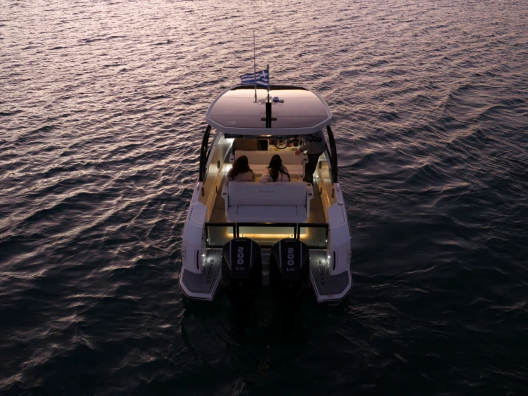 Saxdor Saxdor 270 GTO charter bareboat or skippered in  Lávrio