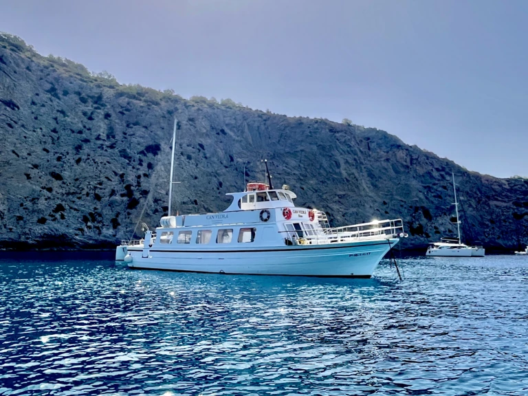Yacht hire Marina Botafoch cheap Golondrina