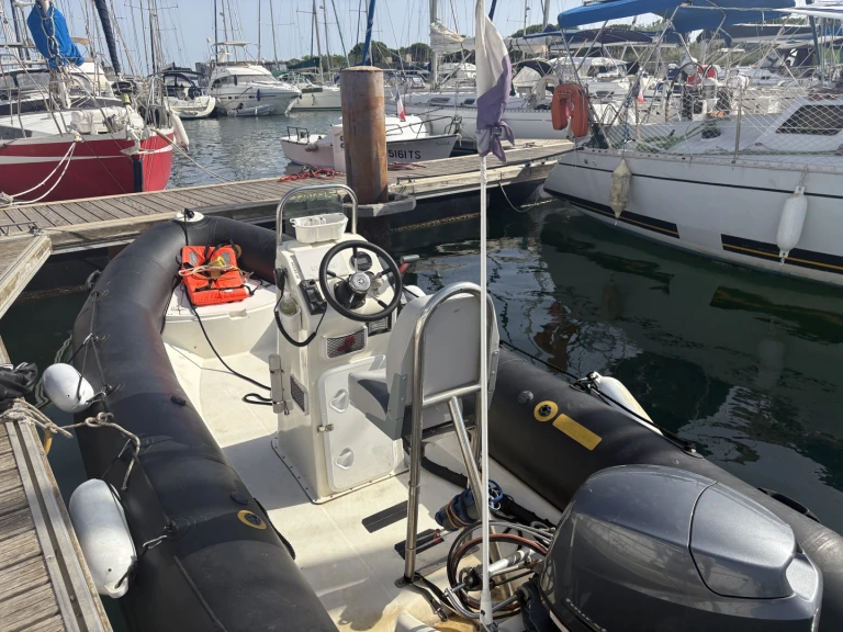 Charter a Zodiac Pro 500 in Le Cap d'Agde on Samboat