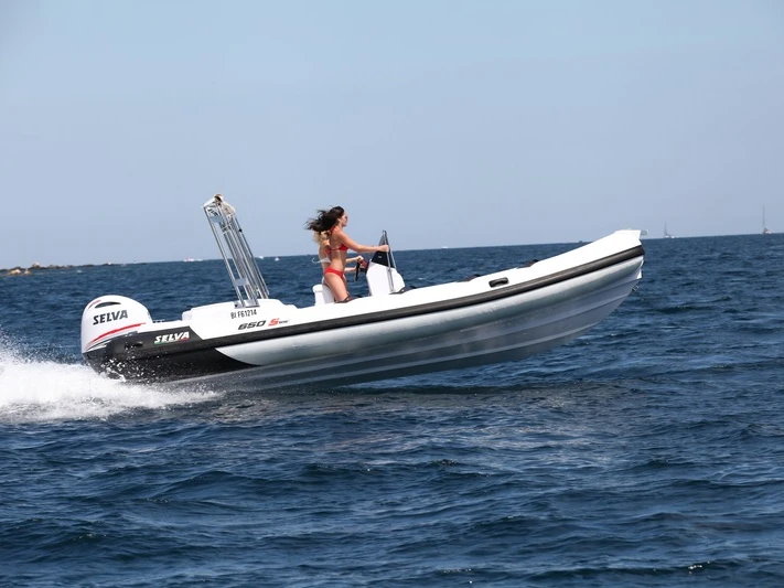 Motorboat to hire Sainte-Maxime at the best price