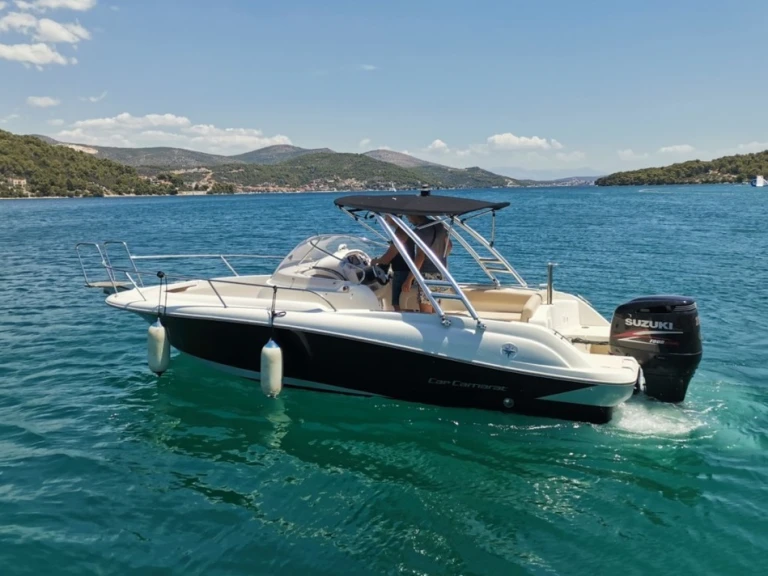 Motorboat hire in Les Issambres - Jeanneau Jeanneau cap camarat 715
