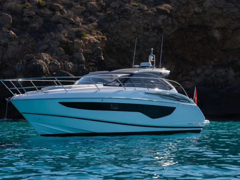 Hire Motorboat Princess with a boat licence