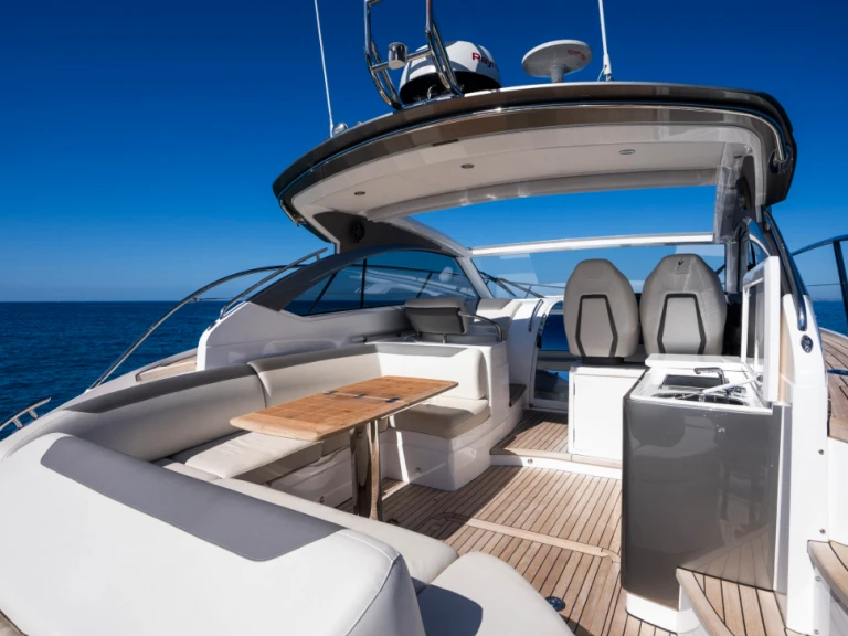 Motorboat to hire Il-Gżira at the best price