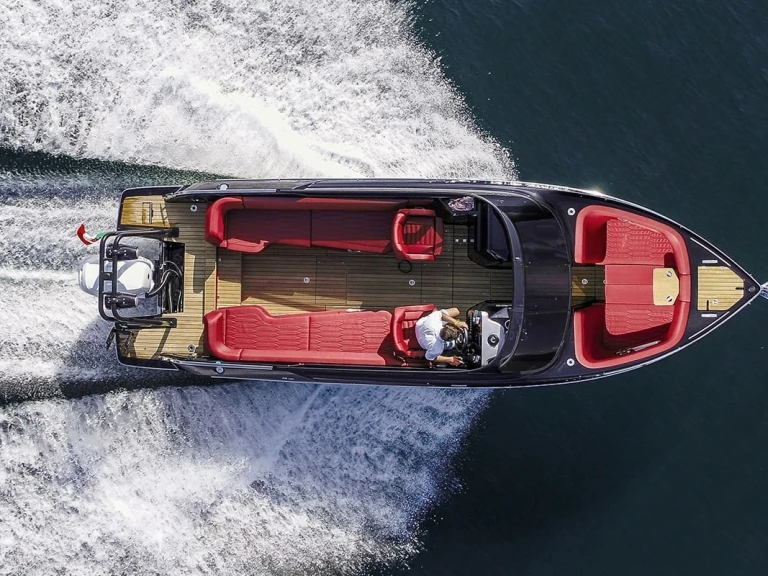 Hire Motorboat with or without skipper Cranchi Marina di Portisco