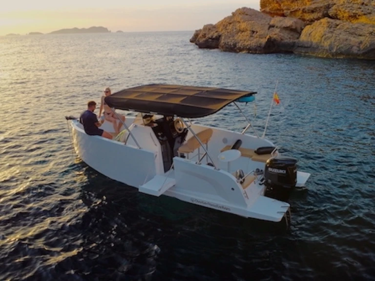 Motorboat hire in Sant Antoni de Portmany - X-Yachts X6