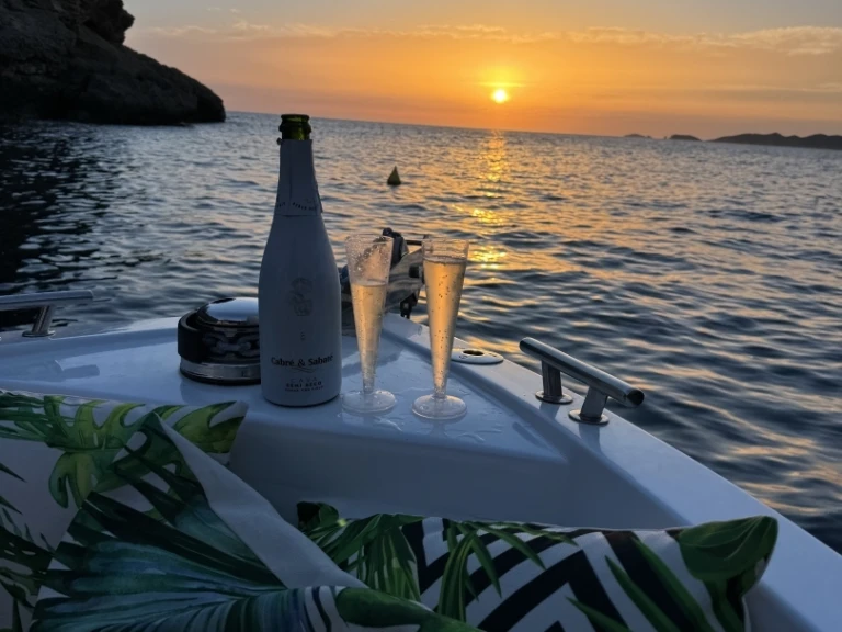 Hire Motorboat with or without skipper X-Yachts Sant Antoni de Portmany