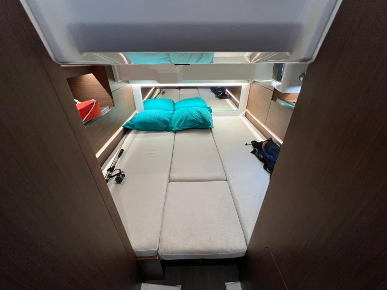 Hire a Jeanneau Cap Camarat 10.5 WA Port des Marines de Cogolin
