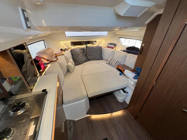 Yacht hire Port des Marines de Cogolin cheap Cap Camarat 10.5 WA