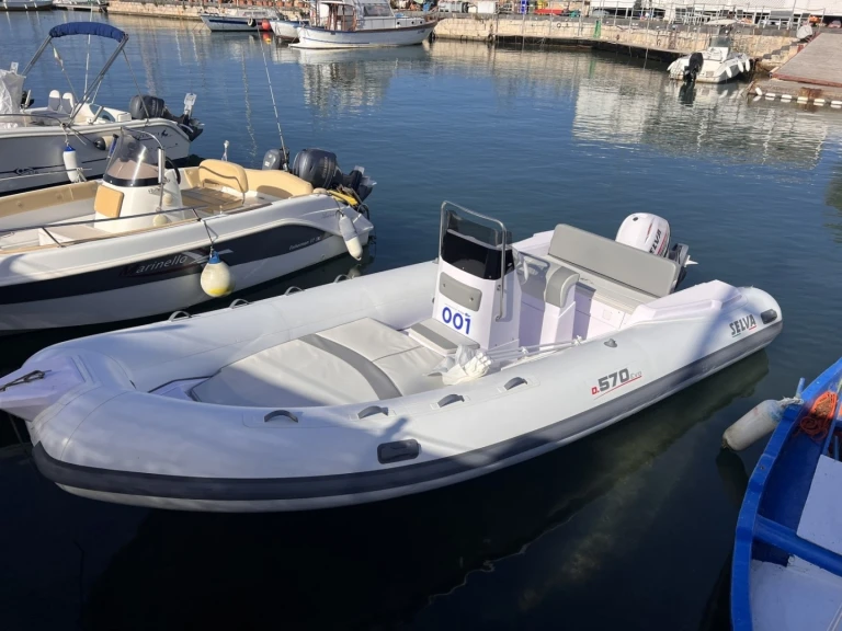 Charter a  Selva 570 in Giardini-Naxos on Samboat