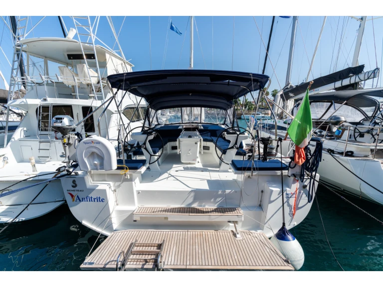 Hire Sailboat Bénéteau with a boat licence