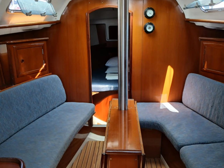 Yacht hire Trogir cheap Oceanis 331 Clipper