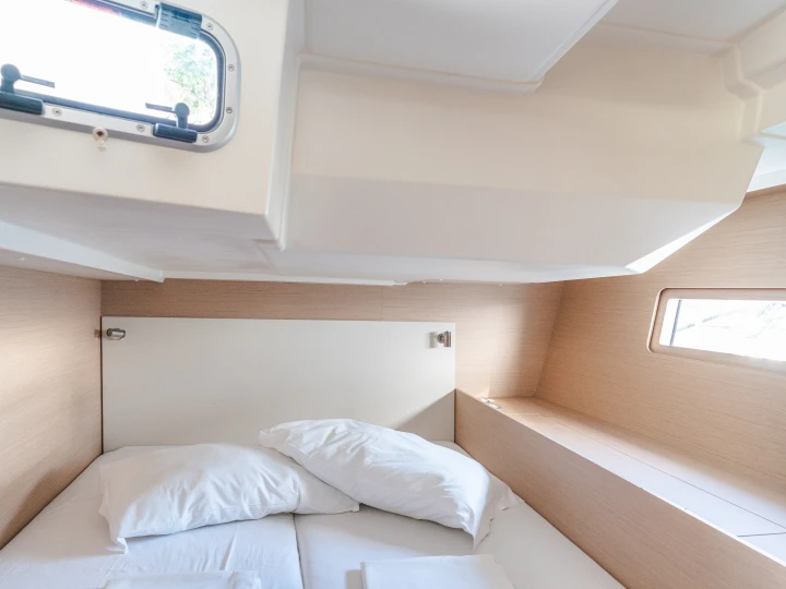 Sailboat to hire Castellammare del Golfo at the best price