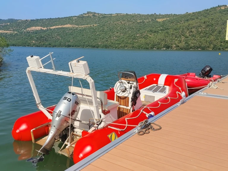 RIB hire in la Baronia de Rialb - Zodiac Cherokee