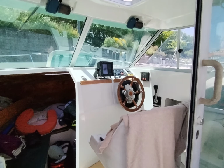 Hire Motorboat with or without skipper Jeanneau Meillerie