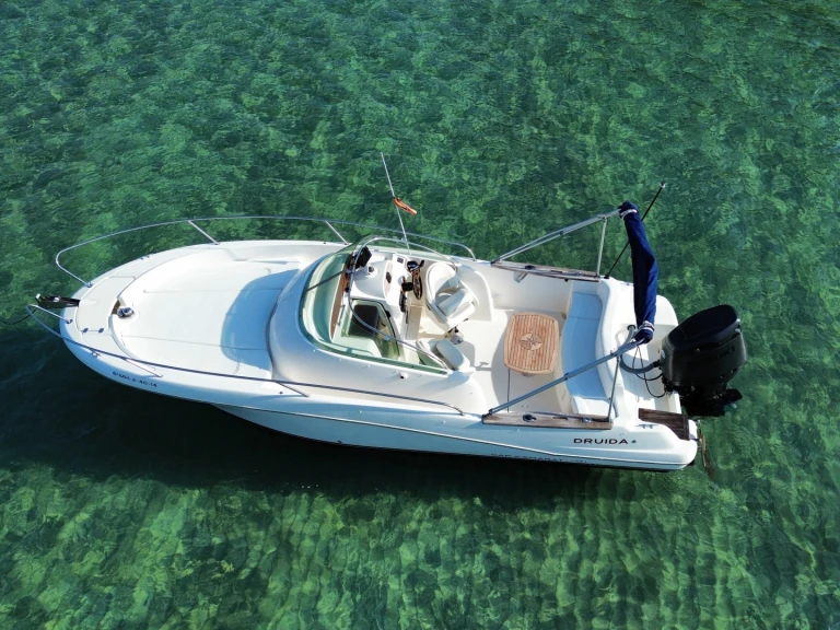 Yacht charter Port d'Addaia (City) - Jeanneau Cap Camarat 7.5 WA on SamBoat
