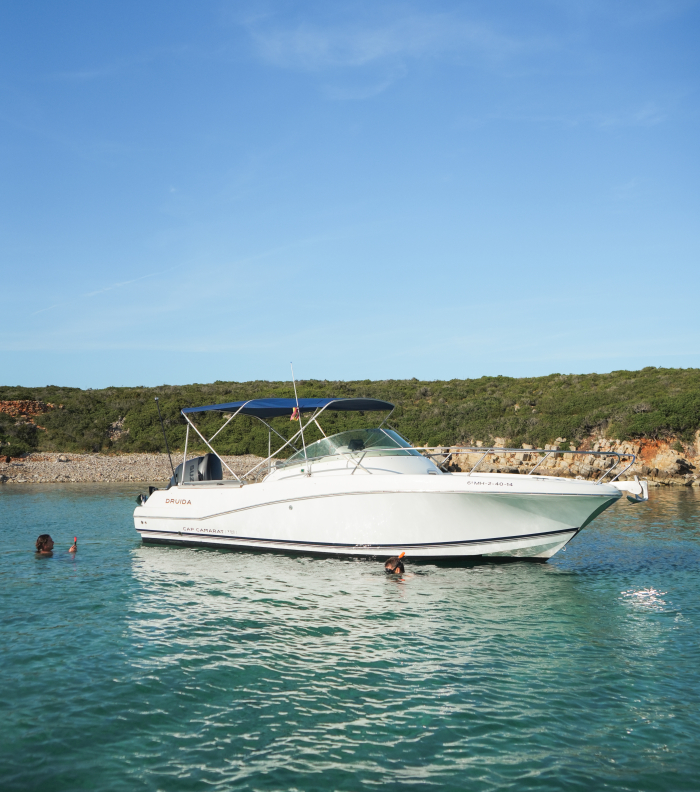 Yacht hire Port d'Addaia (City) cheap Cap Camarat 7.5 WA