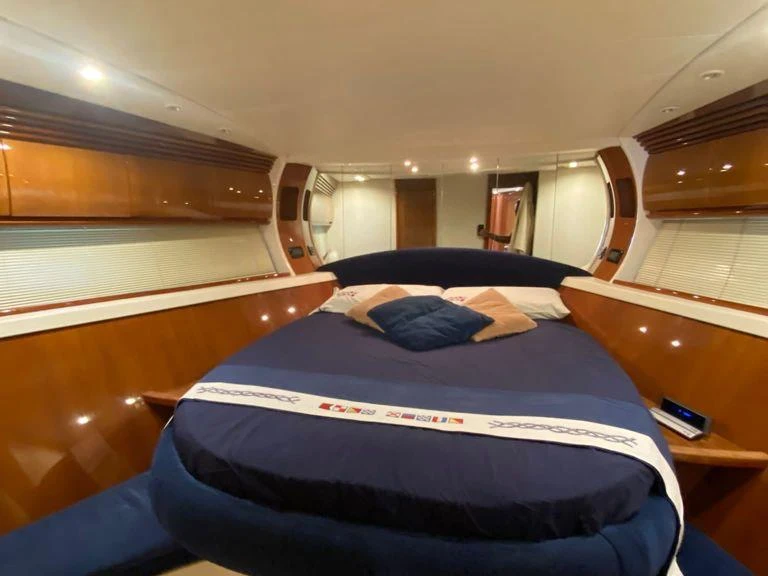 Yacht hire Castellammare di Stabia cheap RIVALE 52