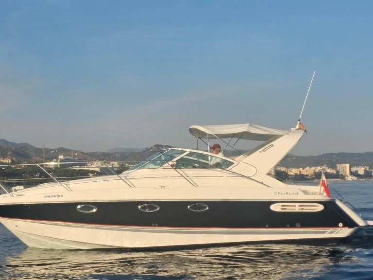 Charter a Fairline Fairline 30 in Puerto Banús on Samboat