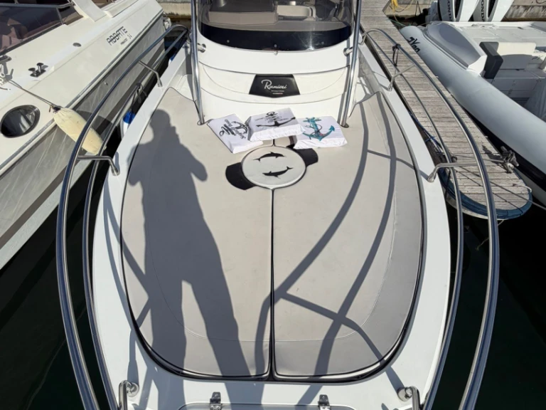 Yacht charter Castellammare di Stabia - Ranieri Shadow 28 on SamBoat