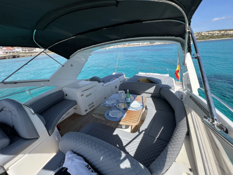 Hire Motorboat with or without skipper Fairline Mahón