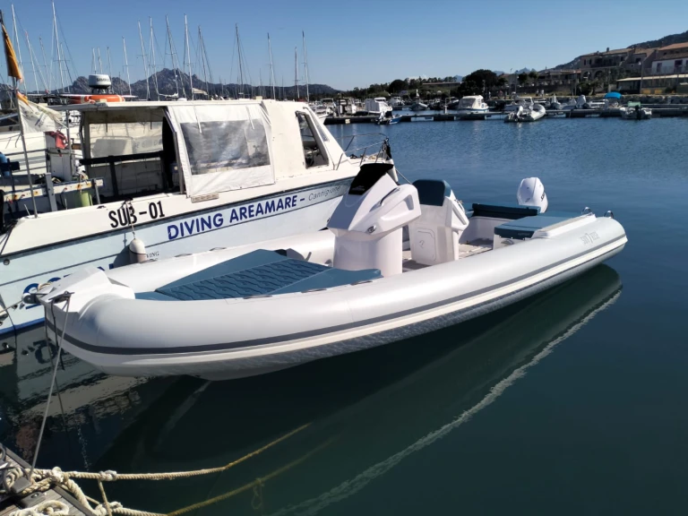 Charter a Mirimare Sunrise 7 easy in Poltu Quatu on Samboat