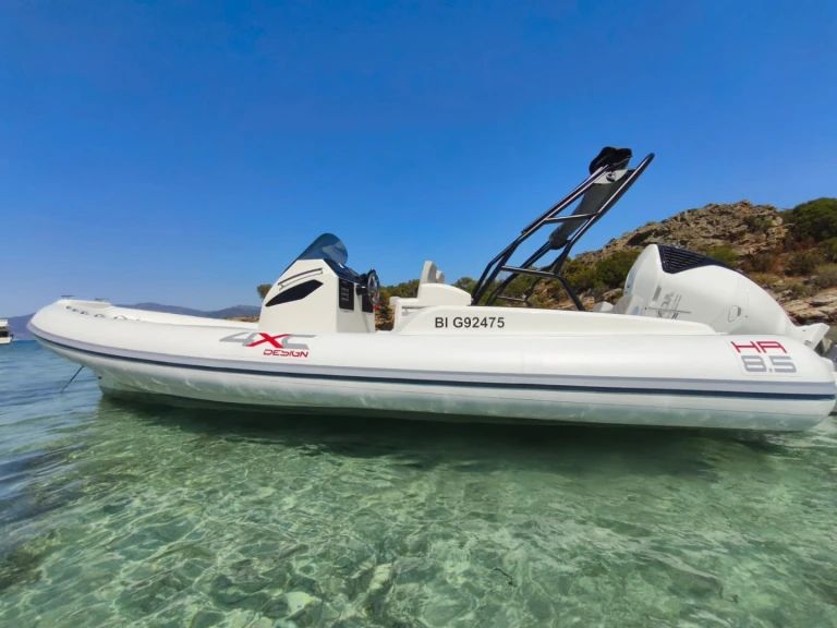 Yacht charter Saint-Florent - 4XC HA 8.5 on SamBoat