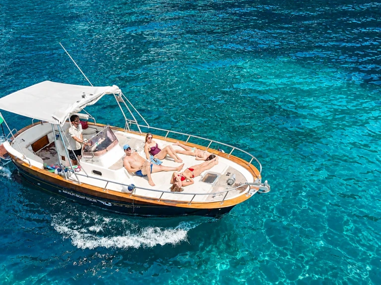 Hire a Fratelli Aprea Sorrento 7,50 open cruise Amalfi