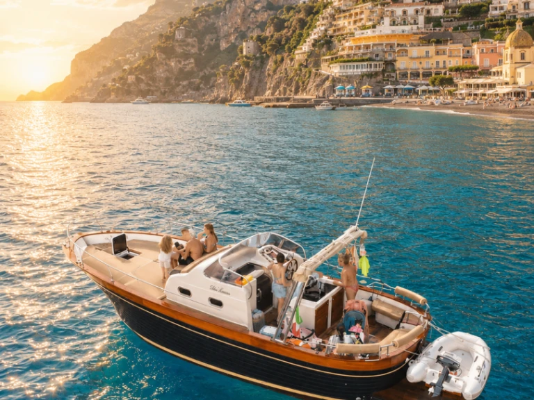 Hire a Di luccia 9 Alfa Amalfi