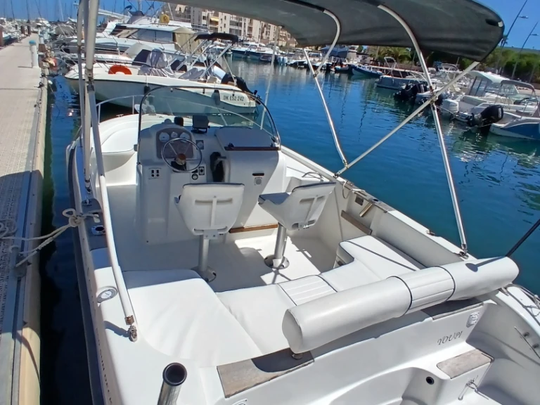 Hire Motorboat with or without skipper Bénéteau Bormes-les-Mimosas