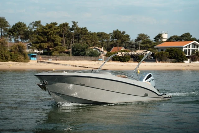 Hire a Aquarius Clear Arcachon