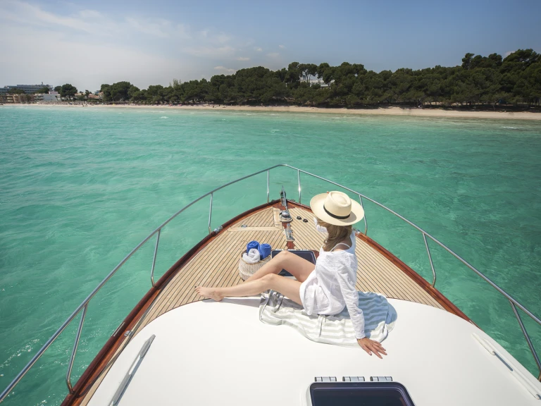 Hire a Hinckley Talaria  Port d'Alcudia