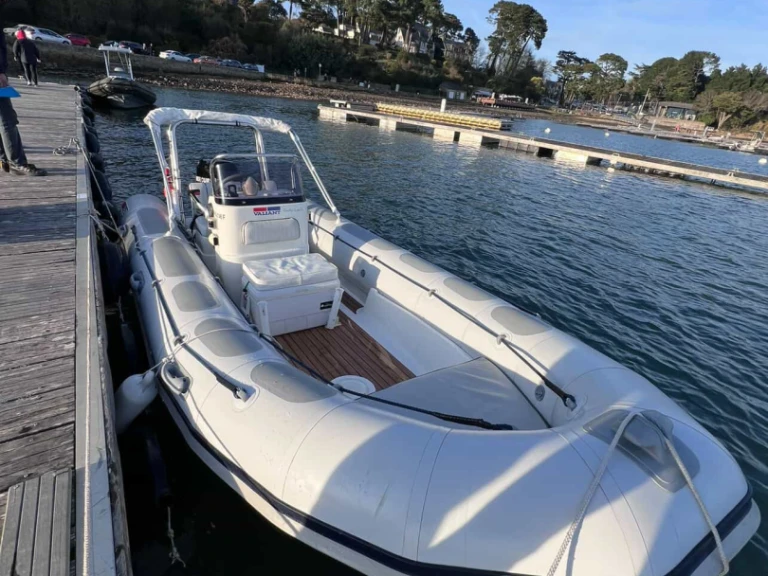 RIB hire in Vannes - Valiant V-520