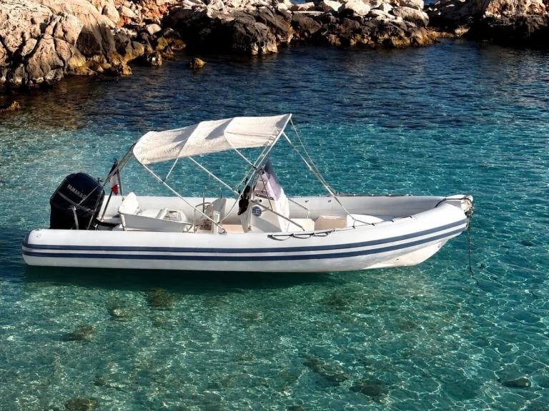 Charter a Semi-Rigide 7 m in Bormes-les-Mimosas on Samboat