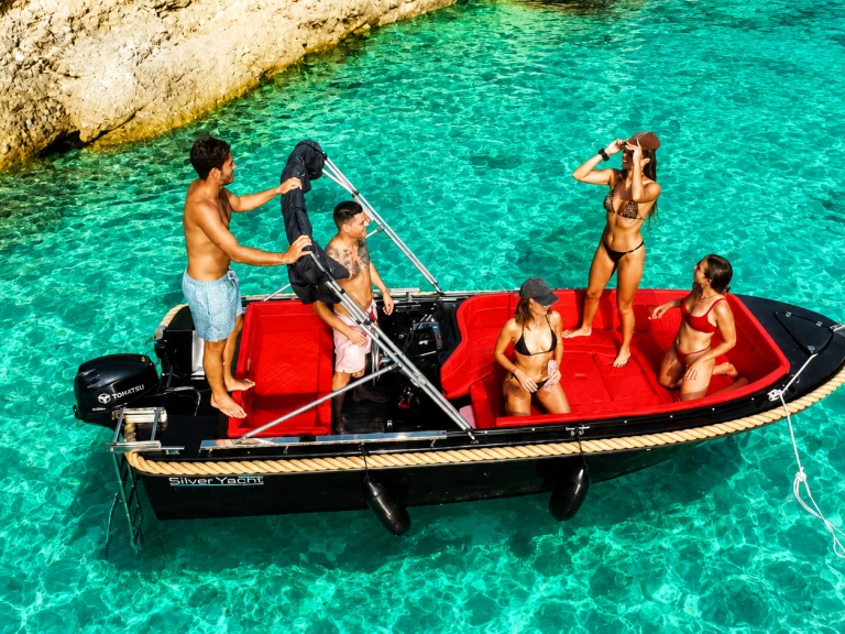 Charter a Silent Yachts 525 in Sant Antoni de Portmany on Samboat