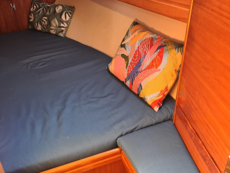 Yacht hire Port Pin Rolland cheap Bavaria 30 Cruiser