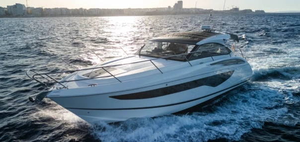 Motorboat hire in Port de Sitges Aiguadolç - Princess Princess V40
