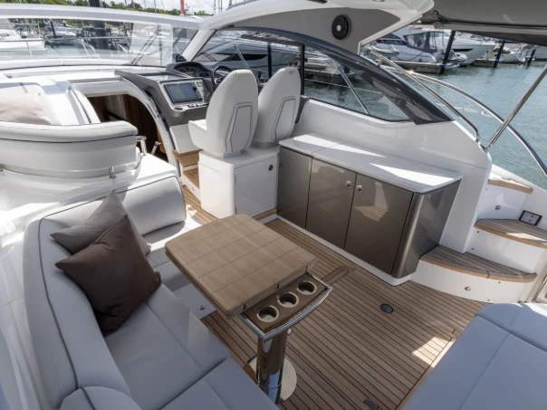Hire Motorboat with or without skipper Princess Port de Sitges Aiguadolç