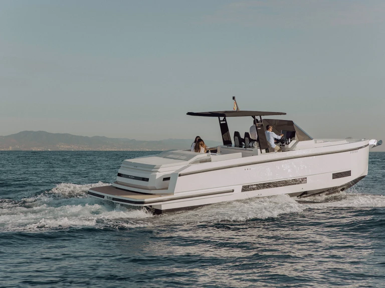 Charter a DEANTONIO YACHTS D36 in Dénia on Samboat