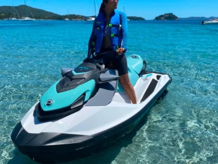 Jet ski to hire Bormes-les-Mimosas at the best price