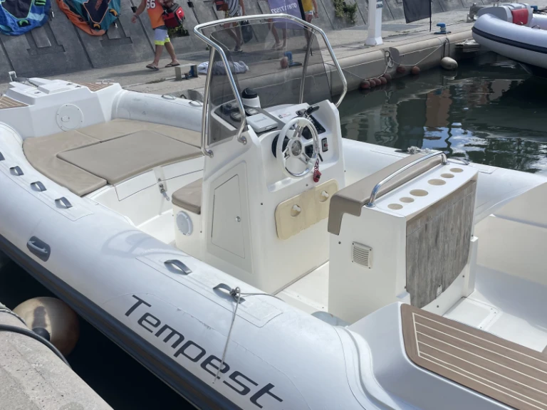 Yacht hire Argelès-sur-Mer cheap Tempest 700